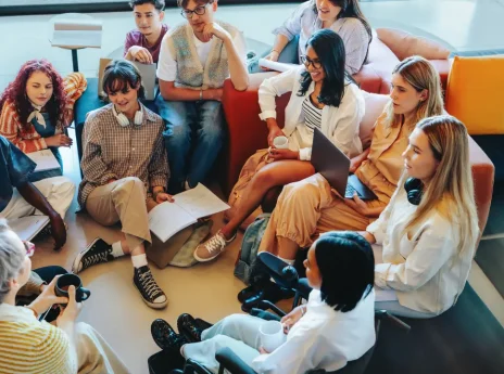 Grupo conversando