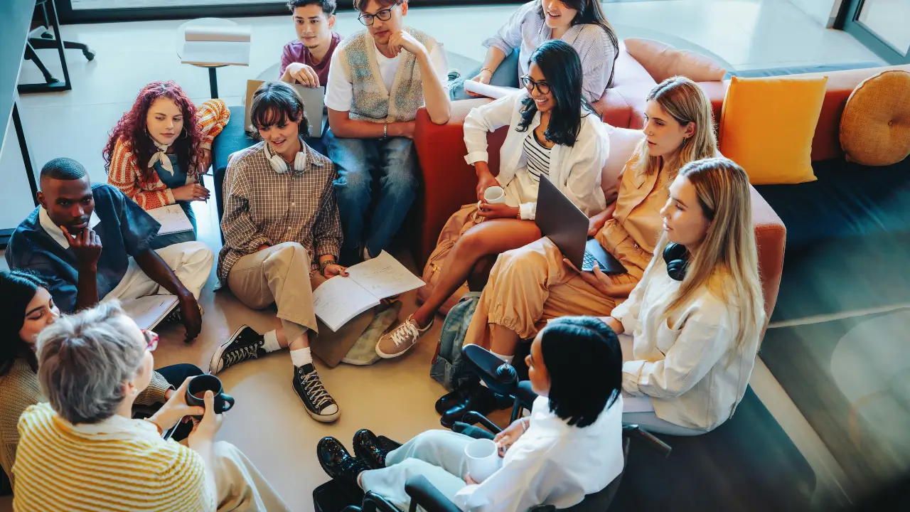 Grupo conversando