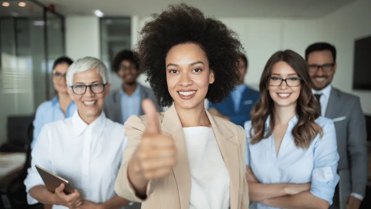 grupo de trabalhadores felizes