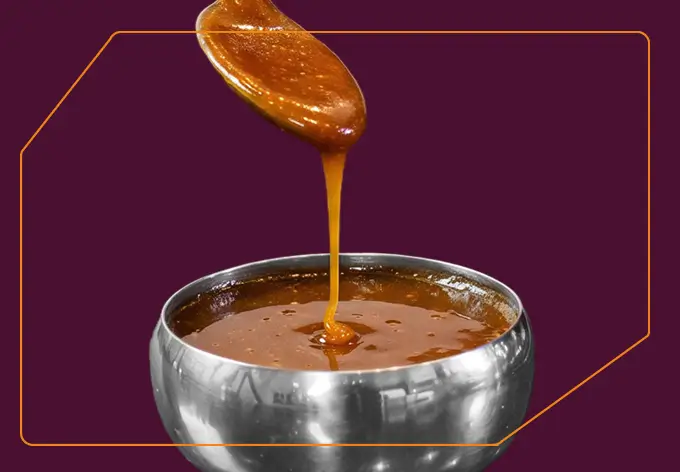 Cumbuca com caramelo com manteiga salgada.